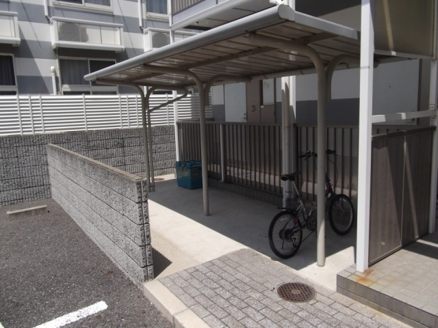 【その他共用部分】 | レオパレスブリリアント | 屋根付駐輪場