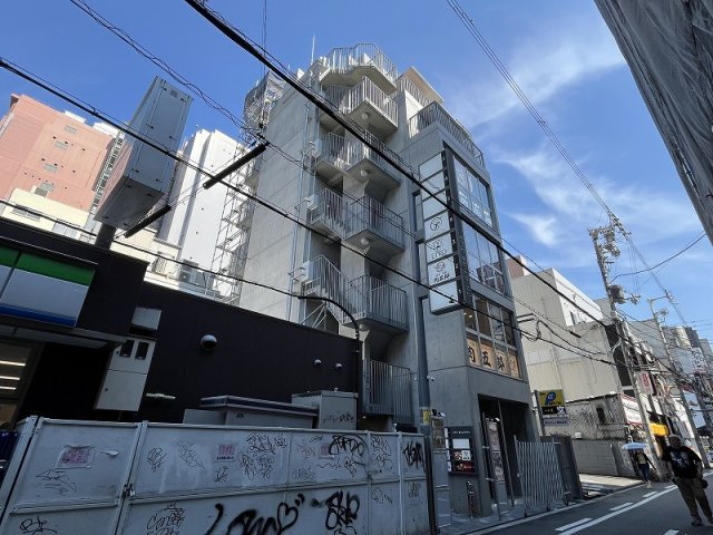 大阪市中央区西心斎橋２丁目の店舗一部の外観