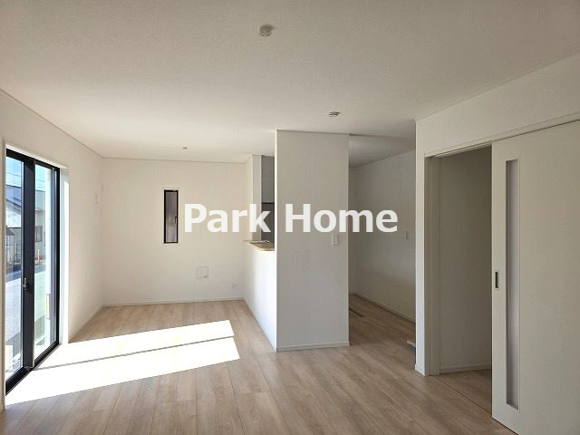 南国市大そね甲  第1-１号棟 新築戸建ての居間・リビング|１F:16LDK