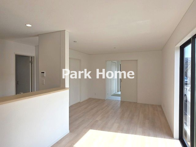 南国市大そね甲  第1-１号棟 新築戸建ての居間・リビング|１F:16LDK