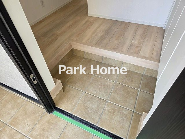 南国市大そね甲  第1-１号棟 新築戸建ての玄関