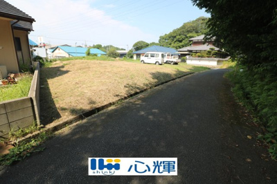 【前面道路含む現地写真】 | 東須恵字梅田（山林・宅地）約156坪 | 登記地目：山林（現況地目：宅地）
