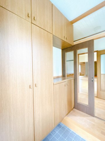 紋別郡遠軽町岩見通北１０丁目２－１　中古売家の玄関|【リフォーム後】玄関内側です。クリーニング致しました。