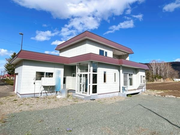 紋別郡遠軽町岩見通北１０丁目２－１　中古売家