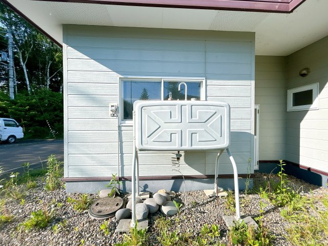 紋別郡遠軽町岩見通北１０丁目２－１　中古売家の設備|【リフォーム後】灯油タンクです。