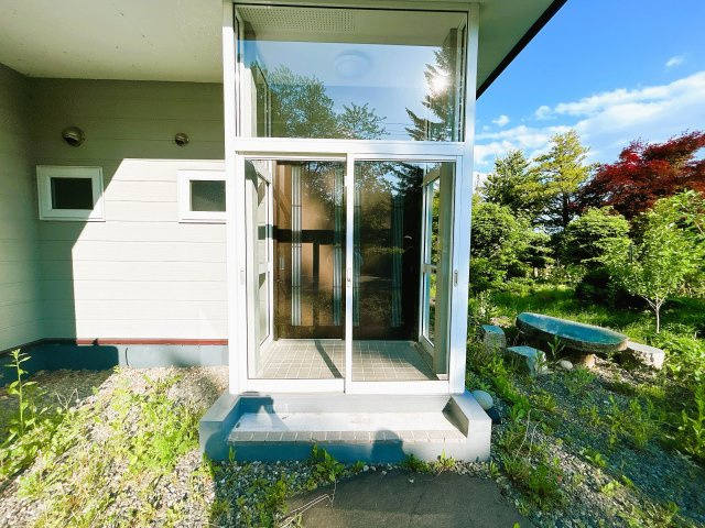 紋別郡遠軽町岩見通北１０丁目２－１　中古売家の設備|【リフォーム後】風除室です。