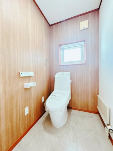 【トイレ】 | 紋別郡遠軽町岩見通北１０丁目２－１　中古売家 | 【同仕様写真】LIXIL製の節水型トイレに新品交換いたします。毎日使用する物ですので新品は嬉しいですね。