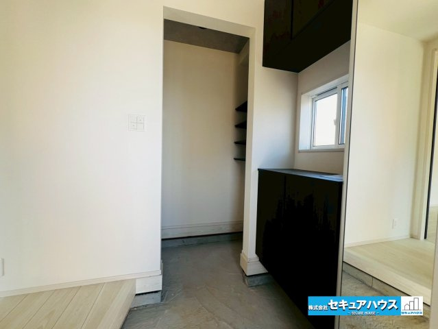 【今からご案内可能】豊明市二村台 全2棟の内観：施工例|（玄関イメージです）
■株式会社　セキュアハウス■
住宅ローンに強く、知識、経験豊富なスタッフ在籍
お客様に寄り添い、ご成約後もサポート致します。