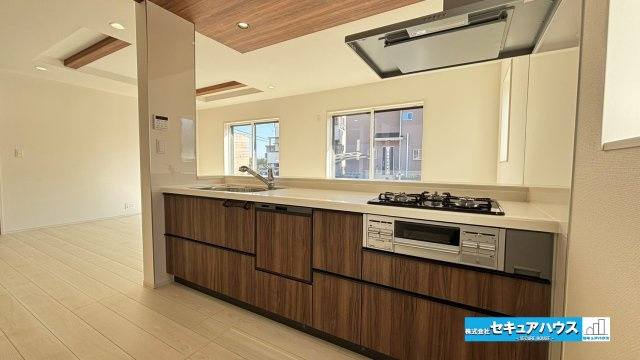 【今からご案内可能】豊明市二村台 全2棟 の内観：施工例|（キッチンイメージです）
■株式会社　セキュアハウス■
住宅ローンに強く、知識、経験豊富なスタッフ在籍
お客様に寄り添い、ご成約後もサポート致します。