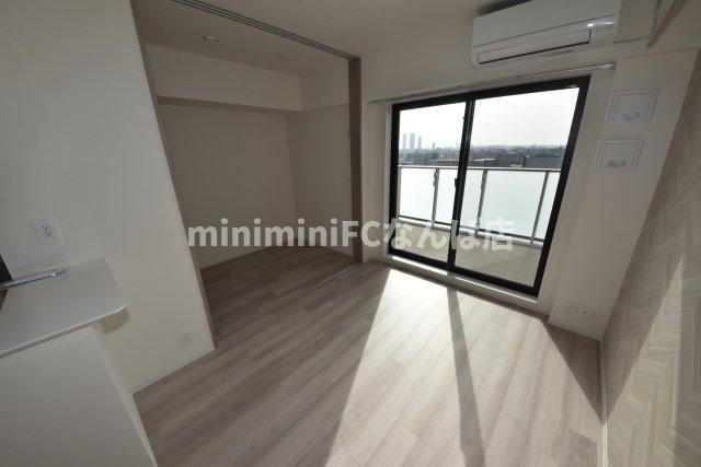 コンフォリアリヴ本町ＷＥＳＴ Ｑの居間・リビング