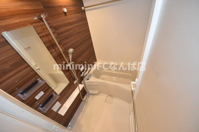 コンフォリアリヴ本町ＷＥＳＴ Ｑの浴室