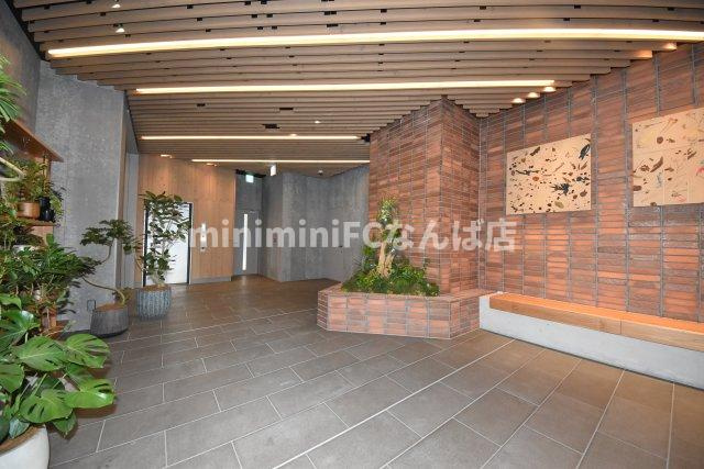 コンフォリアリヴ本町ＷＥＳＴ Ｑのエントランス