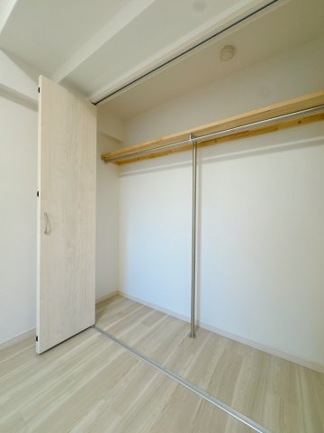 【洋室】 | ライオンズマンション春日