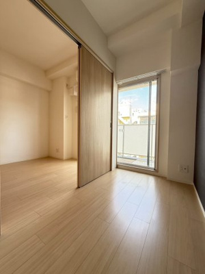 【洋室】 | セレーノ南森町