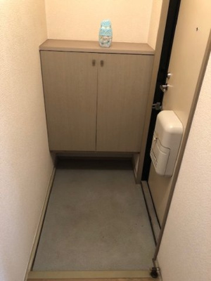 【玄関】 | セジュール藤光A | 収納もある玄関です