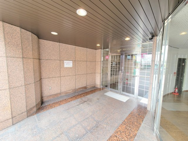朝日プラザ奈良プレシオのエントランス