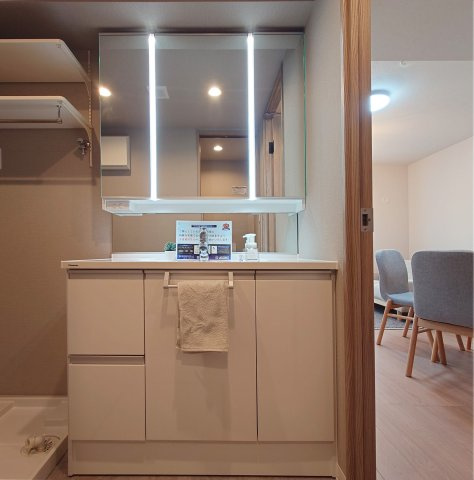 富岡シーサイドコーポＭ棟の独立洗面台