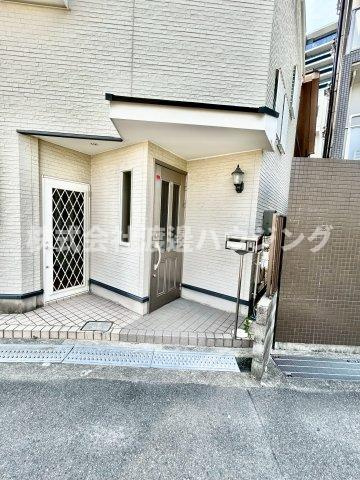 中津町一戸建のエントランス