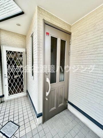 中津町一戸建のエントランス