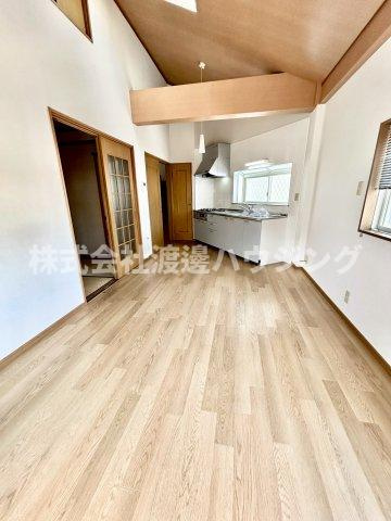 中津町一戸建の居間・リビング