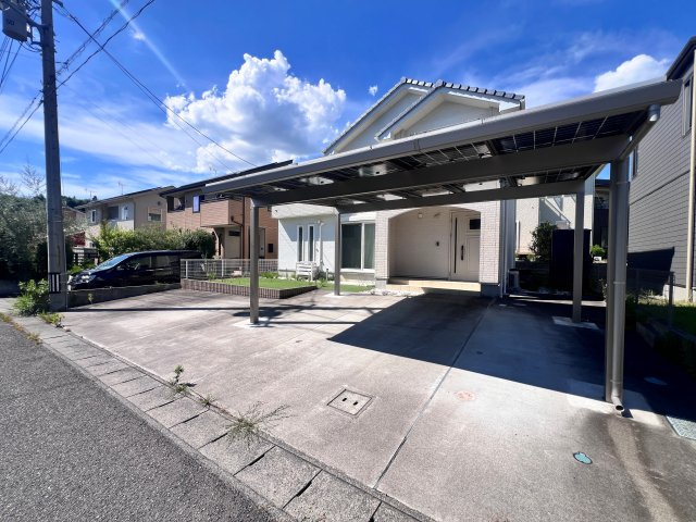 福島県郡山市田村町東山　中古戸建ての駐車場|ラクラク３台可能♪