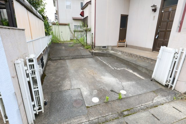 Reno WaKaBa IIIの駐車場