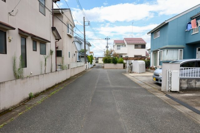 Reno WaKaBa IIIのその他|前面道路西方向