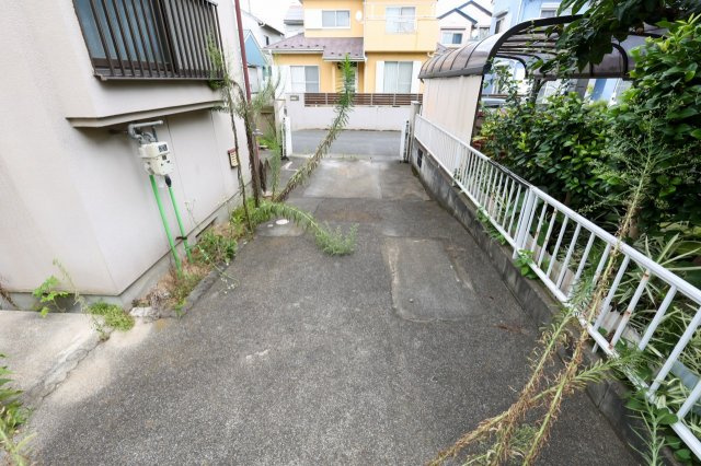 Reno WaKaBa IIIの駐車場