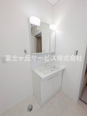 【独立洗面台】 | 浜松市浜名区内野台2丁目 中古戸建て | 独立洗面台です