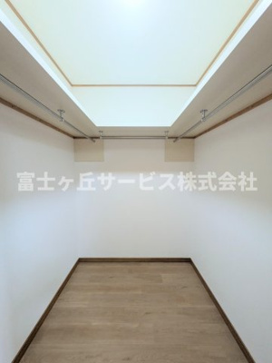 【その他】 | 浜松市浜名区内野台2丁目 中古戸建て | ウォークインクローゼットです