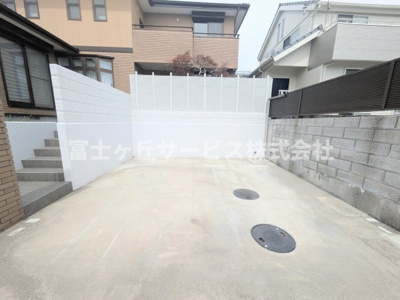 【駐車場】 | 浜松市浜名区内野台2丁目 中古戸建て | ２台駐車可能です