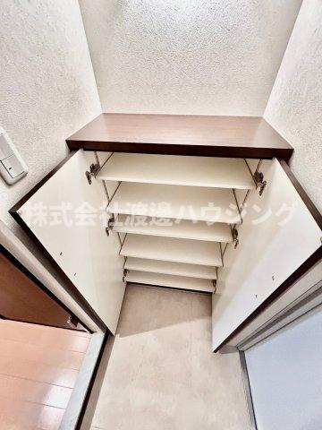 第7アローズ江坂公園の収納|玄関収納