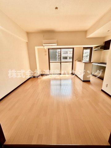 第7アローズ江坂公園の居間・リビング