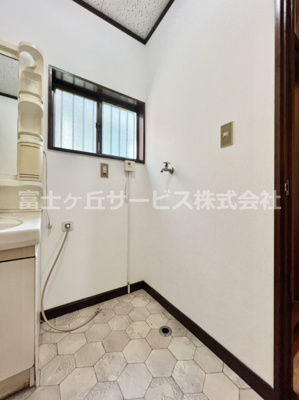 【ランドリースペース】 | 沼津市大塚 中古戸建て | ランドリースペースです