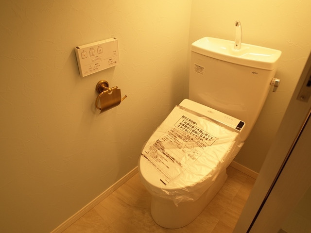 THE APARTMENT HAKATAのトイレ