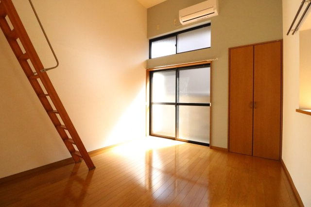 フレンド・ヒルズ ワンの居間・リビング