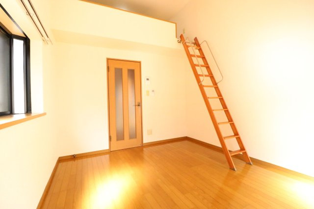 フレンド・ヒルズ ワンの居間・リビング