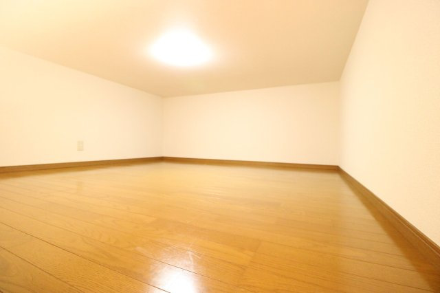 フレンド・ヒルズ ワンの居間・リビング