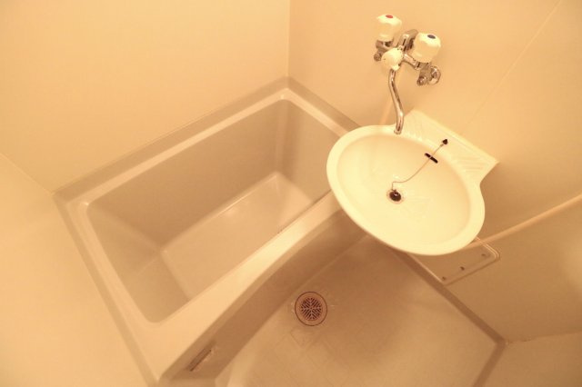 フレンド・ヒルズ ワンの浴室