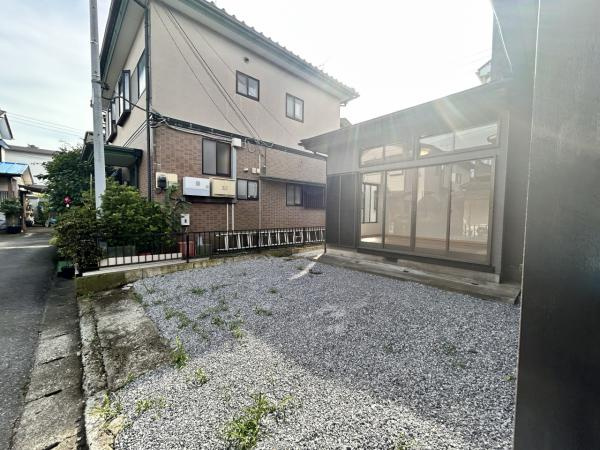 宇都宮市西川田本町４丁目　３ＬＤＫ　中古住宅の前面道路含む現地写真