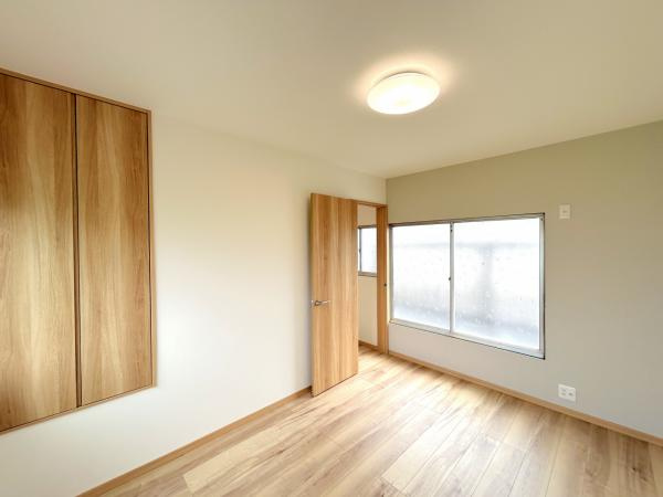 宇都宮市西川田本町４丁目　３ＬＤＫ　中古住宅の洋室