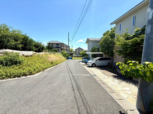 日進市岩崎町西ノ平戸建の前面道路含む現地写真|前面道路幅員約6.0ｍ