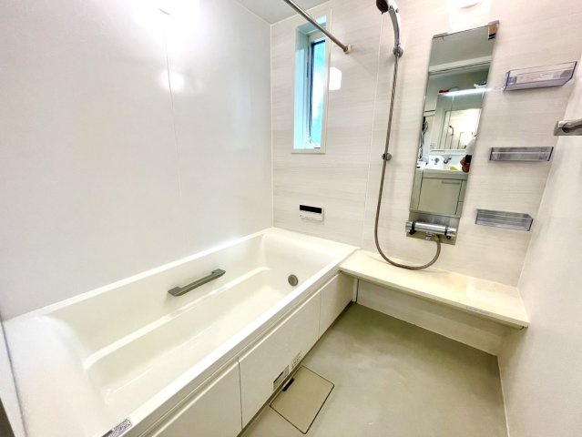 日進市岩崎町西ノ平戸建の浴室|1616サイズのユニットバス