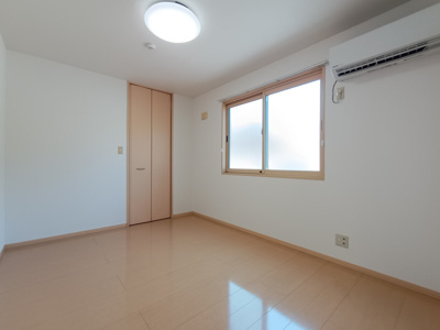 【寝室】 | ヴィレッジさくらD