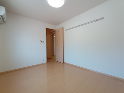 【寝室】 | ヴィレッジさくらD