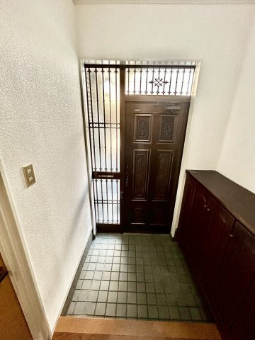 松虫通一戸建の玄関