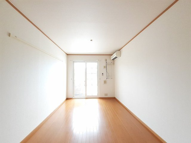 カーサドマーニの居間・リビング|こちらのリビングで趣味の時間をお楽しみください