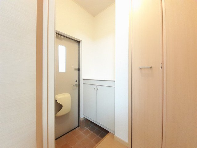 ジェルメ　ライムＢの玄関|明るい玄関です