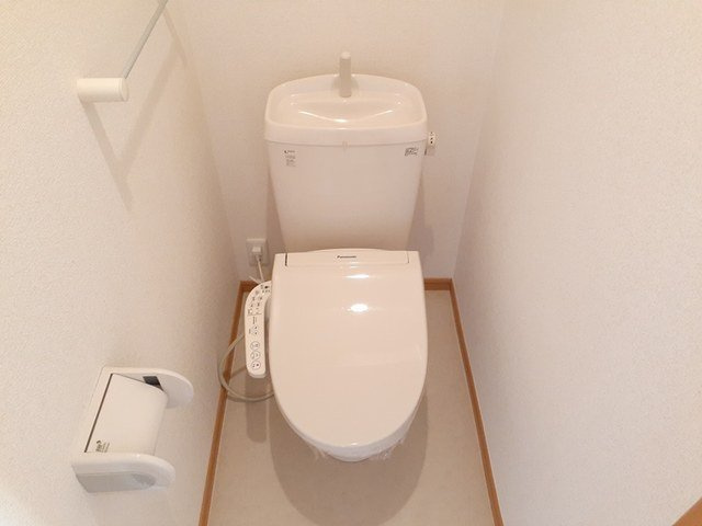 カ－サ　ハピネス　Ａのトイレ|トイレもきれいです