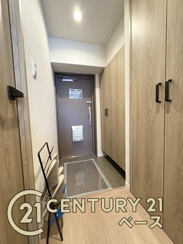 王寺久度アーバンコンフォートの玄関|■現地撮影写真■すっきりとした明るい玄関が家族やお客様を迎えてくれます！